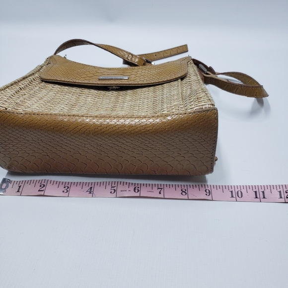 Liz Claiborne Tan Crossbody Bag with Structured Design and Gold Tone Hardware - Picture 9 of 12
